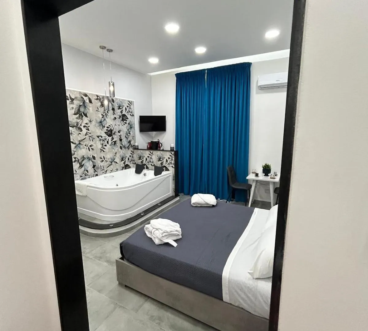 Casa Vacanze Happy Moment CTA Bed & Breakfast